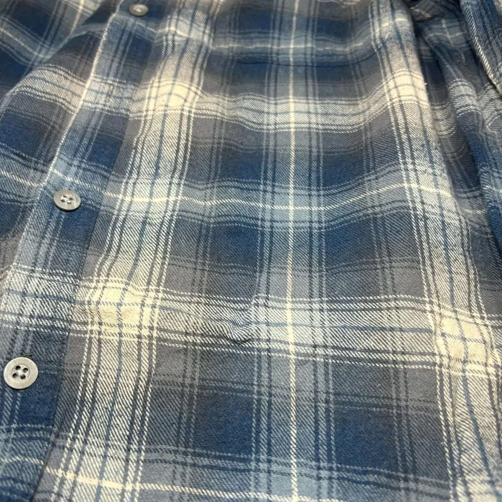 Wolverine men’s size L rn 19414 flannel style button‎ up